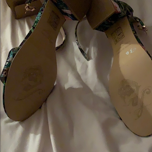 Shoes - Picture 3 of 3